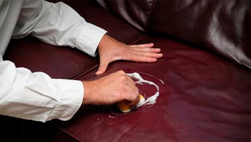 Какие продукты для ухода за одеждой можно использовать для удаления пятна от шариковой ручки