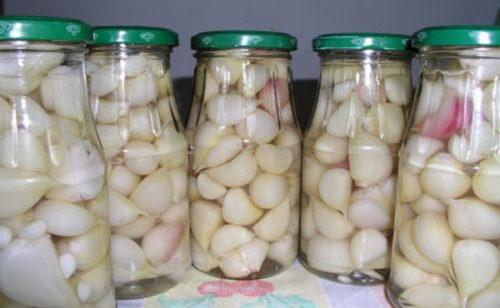 Как хранить очищенный чеснок. Хранение в банках