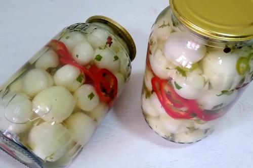 Как мариновать или солить лук для длительного хранения. Маринованный лук на зиму: 15 простых рецептов приготовления