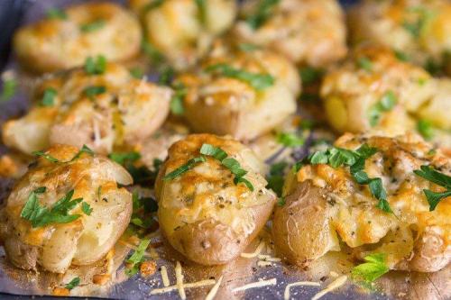 Какие рецепты можно приготовить из скороспелых сортов картофеля. Как приготовить молодую картошку: 20 самых вкусных рецептов