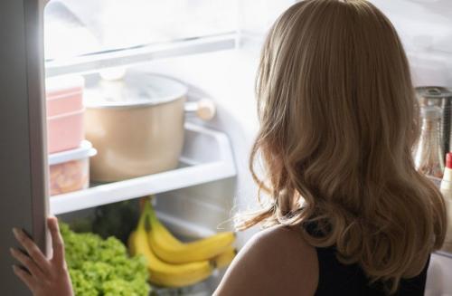 Можно ли хранить лук вместе с другими овощами. Лук картошке не сосед: продукты, которые нельзя хранить рядом