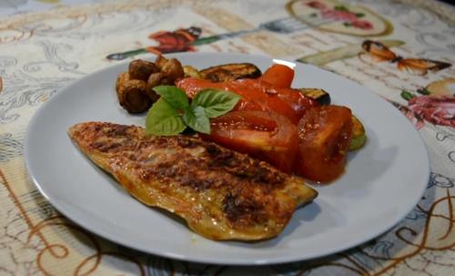 Какие приправы для рыбы скумбрии. Скумбрия в духовке — 14 самых вкусных рецептов запеченной рыбы (быстро и вкусно)