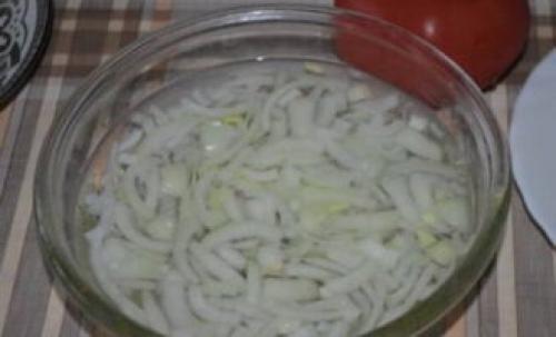 Какие методы консервирования лука наиболее эффективны. Маринованный лук