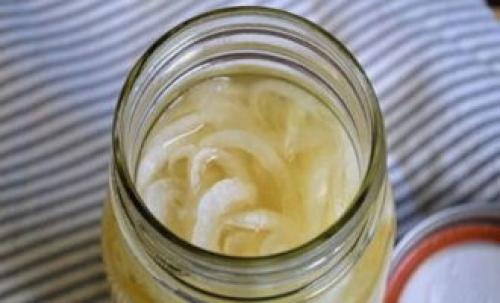 Какие методы консервирования лука наиболее эффективны. Маринованный лук