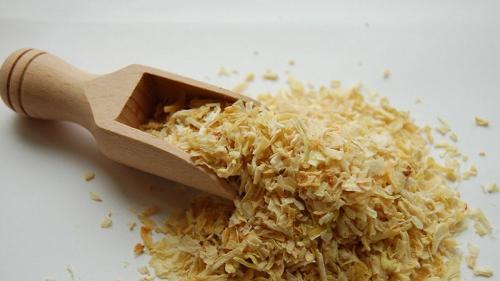 Как долго может храниться сушеный лук. Как заготовить сушеный лук разными способами и куда его применять